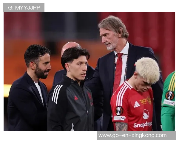 足球行业裁员潮背后的原因与影响分析